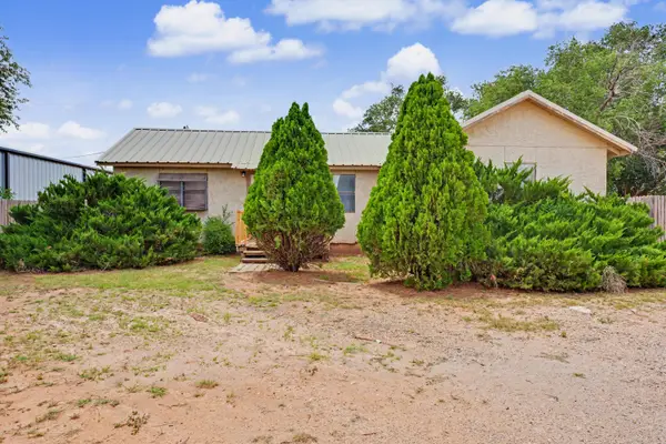 716 Robinson Circle, Smyer, TX 79367