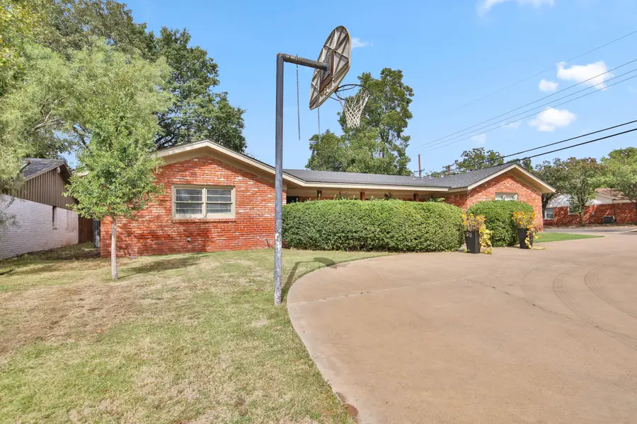3802 62nd Drive, Lubbock, TX 79413 - #3
