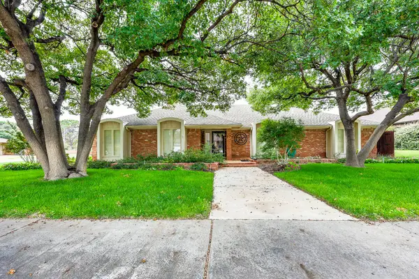 17 Whisperwood Circle, Lubbock, TX 79416