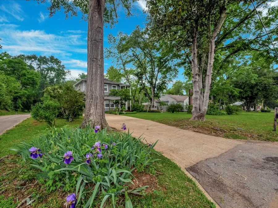 108 E Planters, San Augustine, TX 75972 - #3