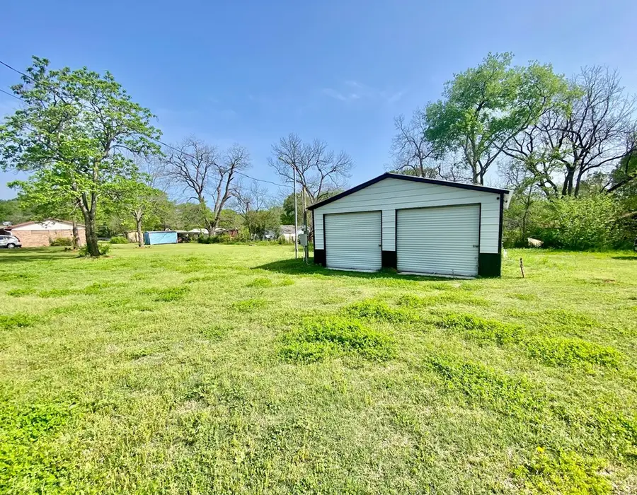 201 West Pine Street, Crockett, TX 75835 - #2