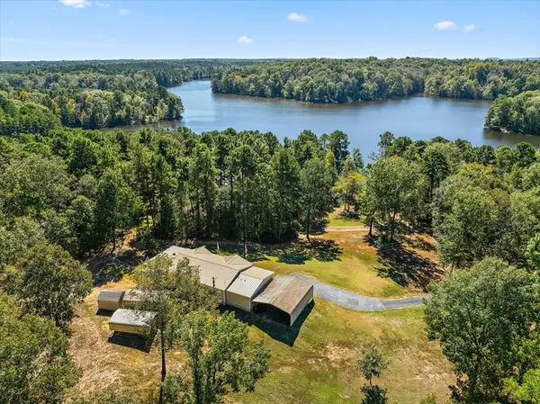 608 Timberlake Drive, Center, TX 75901