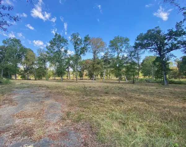 1124 Creekwood Drive, Crockett, TX 75835