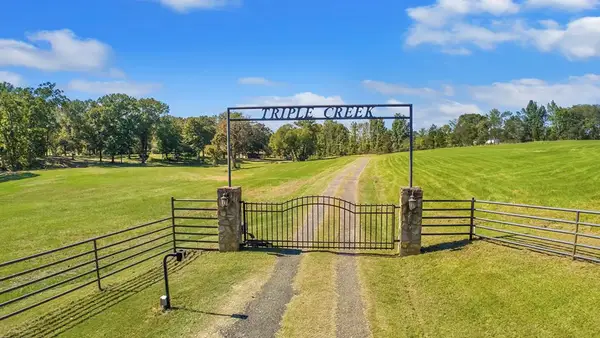 875 Cr 813, Nacogdoches, TX 75954