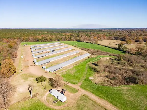 2705 Cr 3047, Center, TX 75935