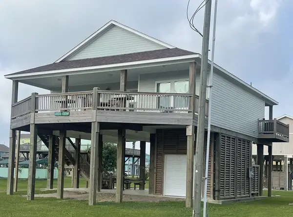 853 Wommack Drive, Crystal Beach, TX 77650
