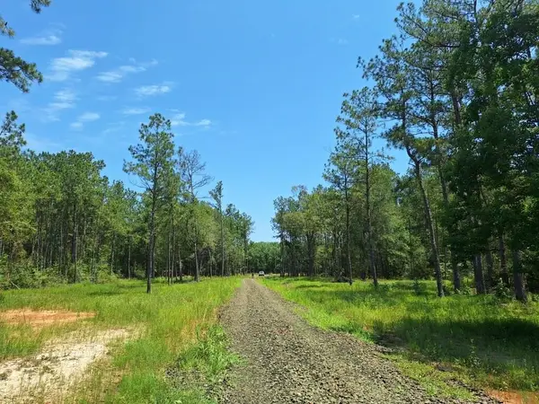 6800 Private Rd 8235, Buna, TX 77612