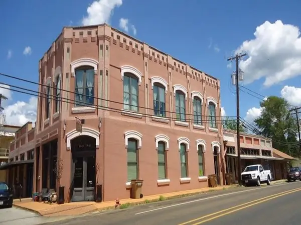 152 N Oak Street, Hemphill, TX 75948