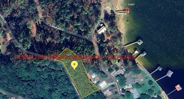 196 Commodore Drive, Hemphill, TX 75948
