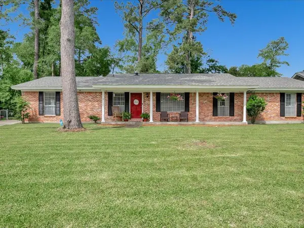 1304 Walnut Bend Drive, Lufkin, TX 75904