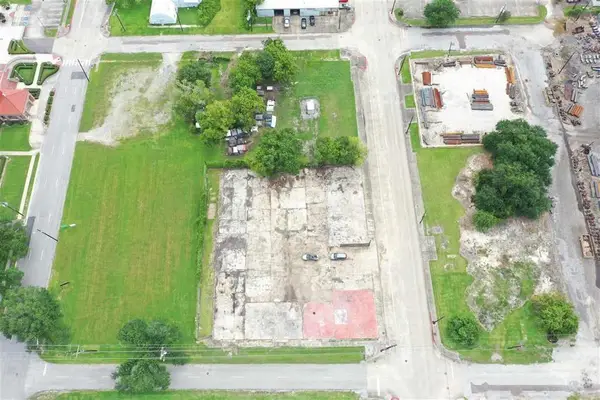 840 College Street, Beaumont, TX 77705