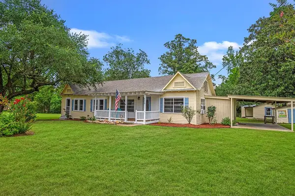 630 Starr Street, Hemphill, TX 75948