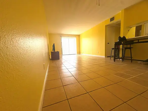 212 Plaza Verde Apt 26, Houston, TX 77038
