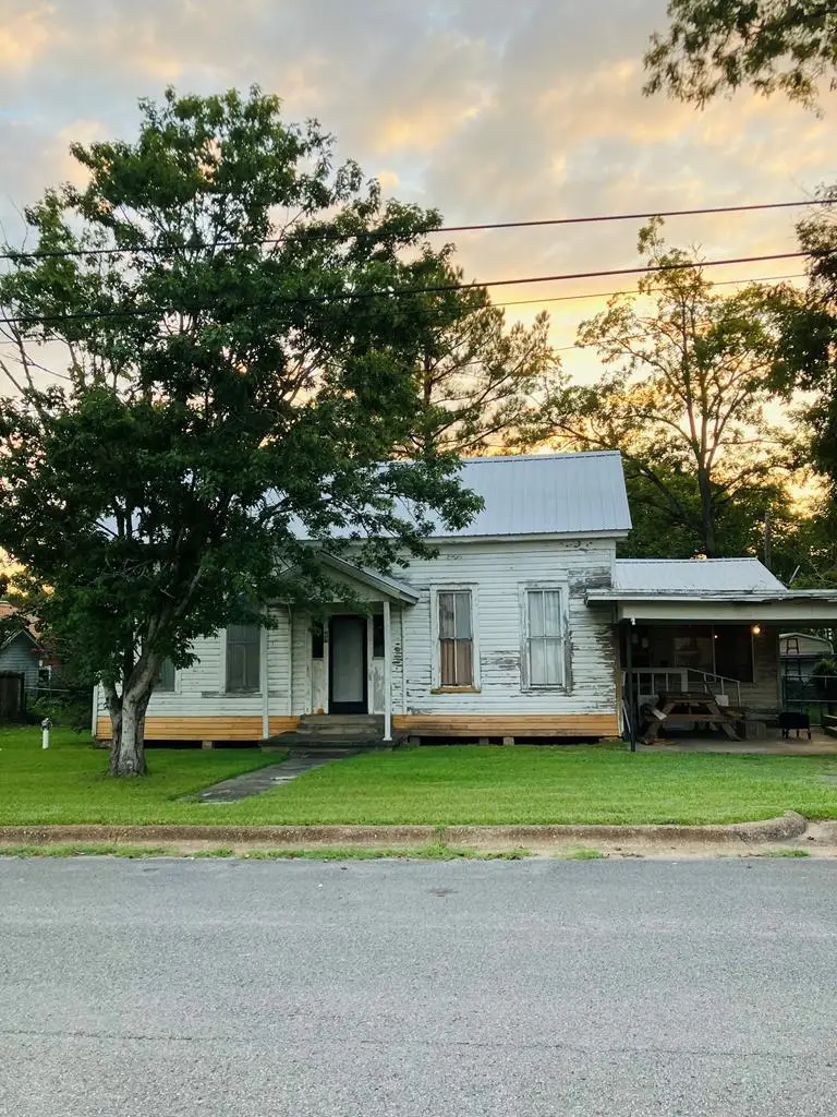 109 N Village Street, Woodville, TX 75979 - #1