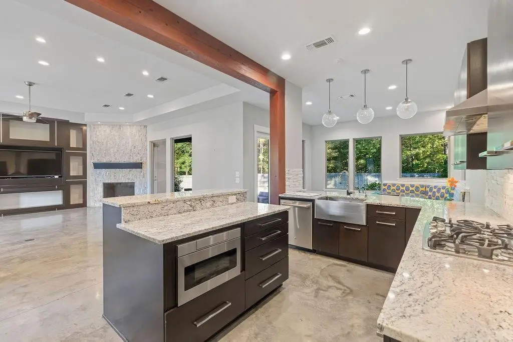 210 Mission Hills Drive, Lufkin, TX 75901 - #1