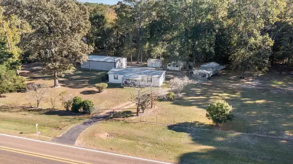 2330 Sabine Town Road, Hemphill, TX 75948