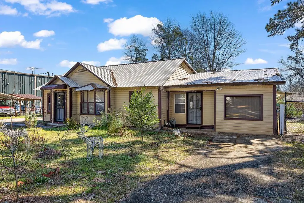121 Hasley St, Nacogdoches, TX 75961 - #1