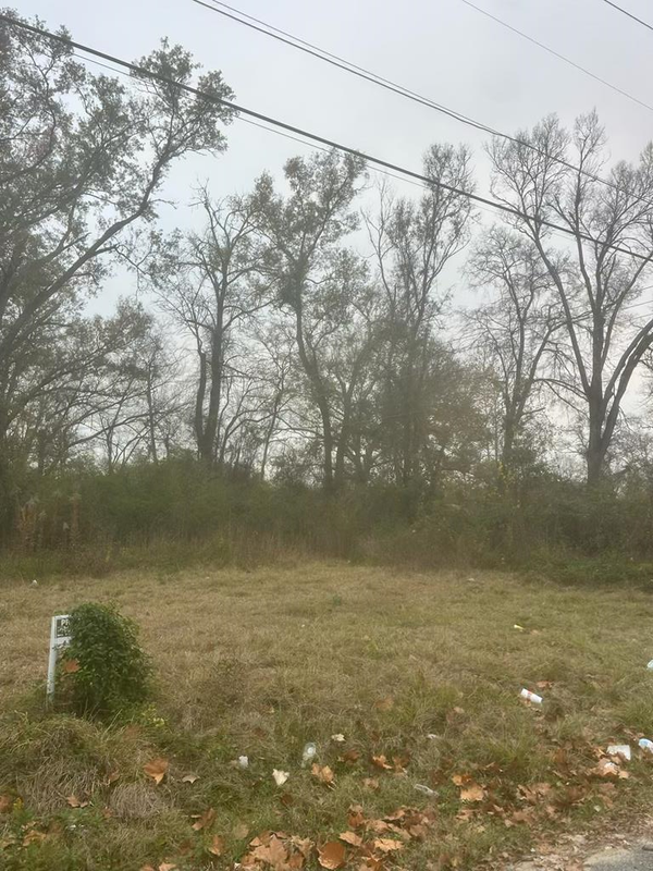 1215 North, Lufkin, TX 75904