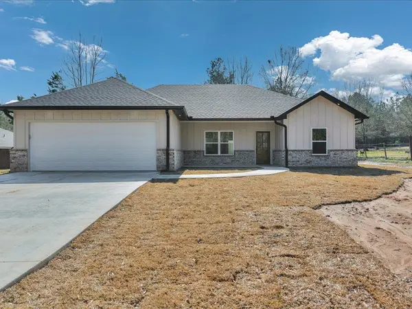 955 Whispering Pine Lane, Lufkin, TX 75901