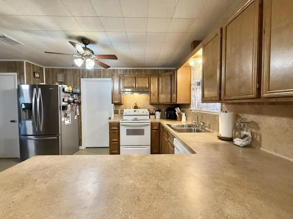 711 S. Temple Ave, Pineland, TX 75968 - #1