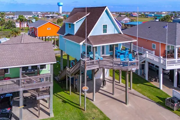 1819 N Pompano Ln, Crystal Beach, TX 77650