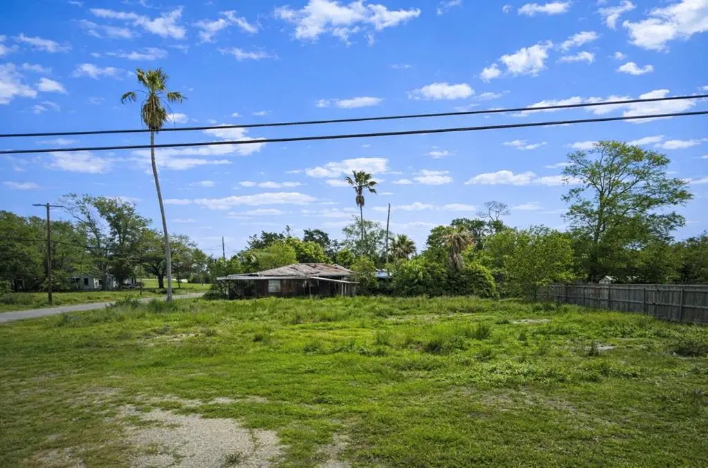 2514 8th Street, Orange, TX 77630 - #1