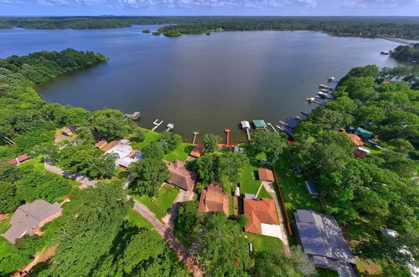 204 Primrose Lane, Hemphill, TX 75948