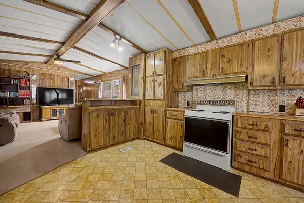 142 Roadrunner Drive, Brookeland, TX 75931
