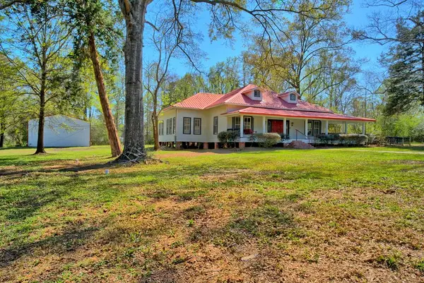 805 Worth Street, Hemphill, TX 75948