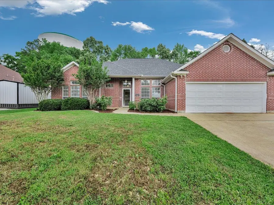 301 Whitehouse Oaks Street, Lufkin, TX 75901 - #3