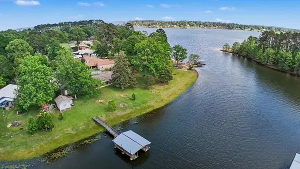 212 Oakleaf Circle, Hemphill, TX 75948
