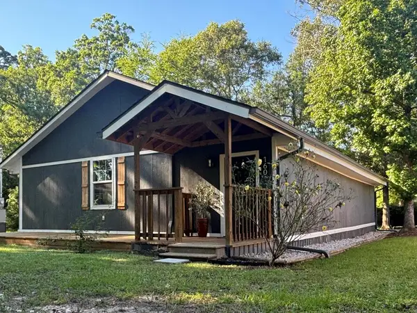 160 West Hickory Hill, Burkeville, TX 75932