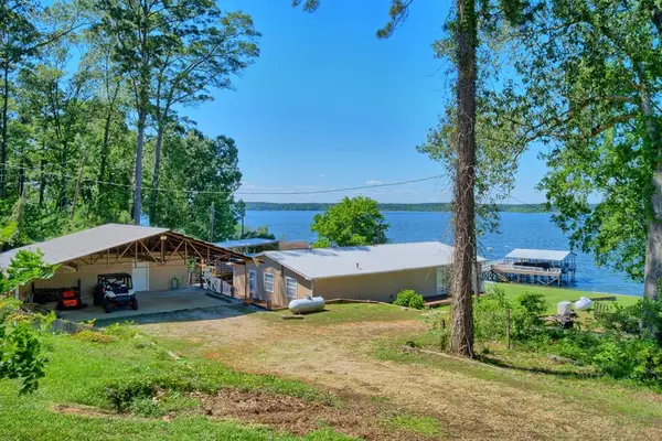 205 Gibbs Drive, Hemphill, TX 75948