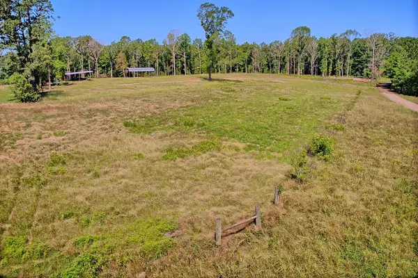 222 Gandy Dr, Hemphill, TX 75948