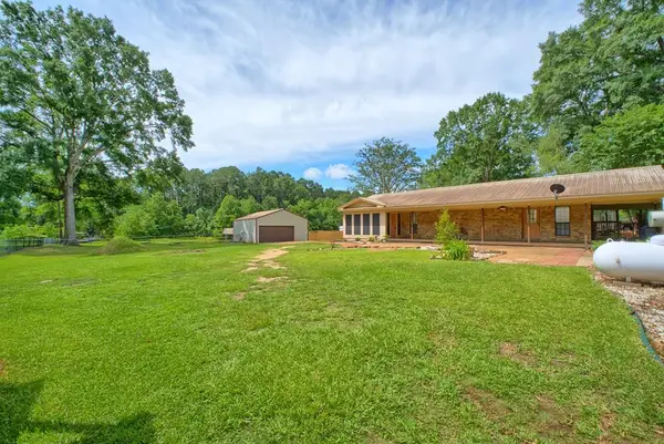 300 Aspen Drive, Hemphill, TX 75948