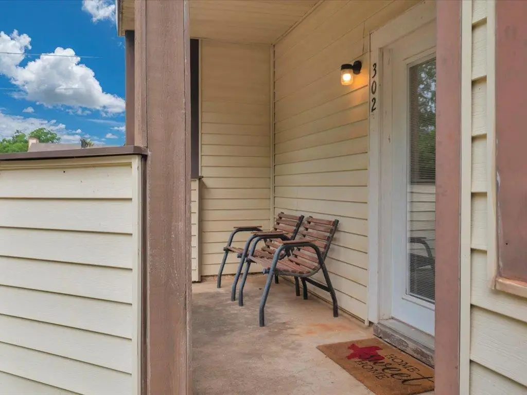 908 Pearl Street, Nacogdoches, TX 75961 - #1