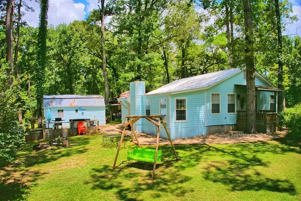 1068 Forest Glen Drive, Hemphill, TX 75948