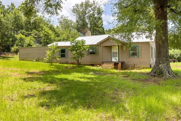 1346 Highway 21 E, San Augustine, TX 75972