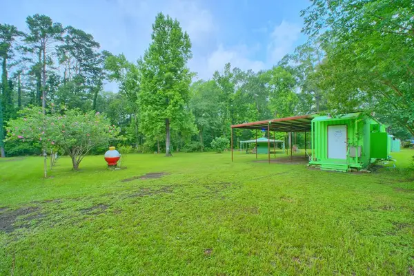 140 Periwinkle Drive, Hemphill, TX 75948