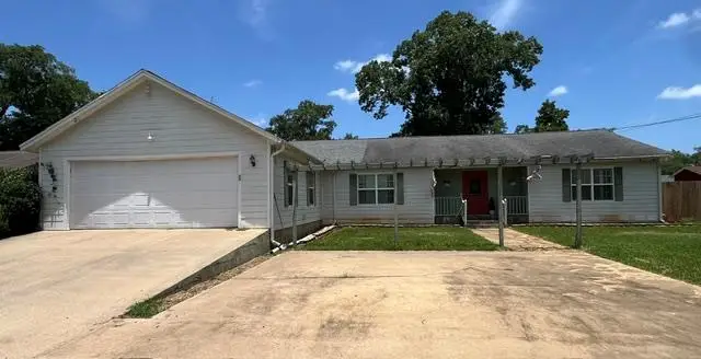 513 East Grand, San Augustine, TX 75972 - #1