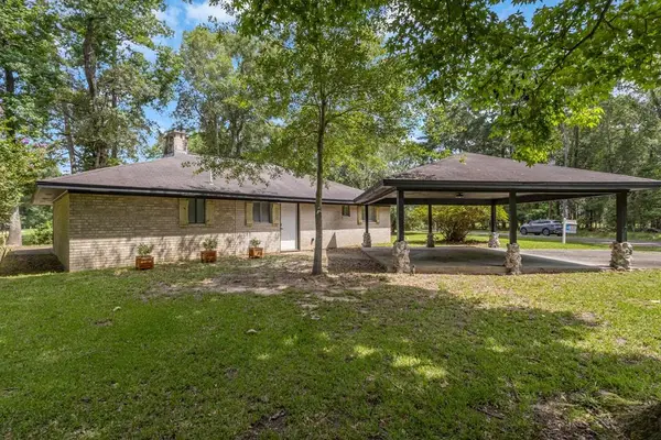 917 Huckleberry, Warren, TX 77664