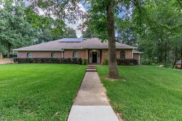 4011 Oak Creek Drive, Nacogdoches, TX 75965