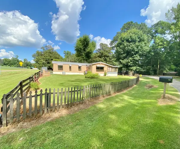 127 Lakeshore Circle, Hemphill, TX 75948