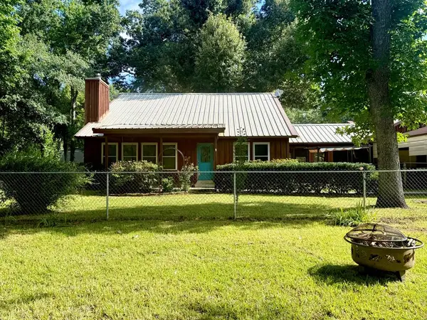 250 Maplewood Drive, Hemphill, TX 75948