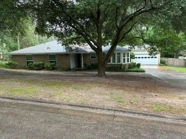 2417 Pinecrest Drive, Nacogdoches, TX 75965