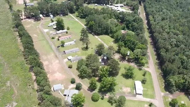 456 Jeans Trailer Park, Hemphill, TX 75948 - #1