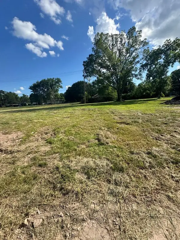 805 & 304 Chestnut, Lufkin, TX 75901