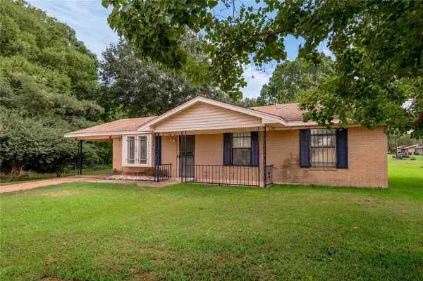 203 Darius Street, Crockett, TX 75835