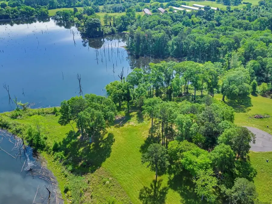 245 Doves Point, Garrison, TX 75946 - #3