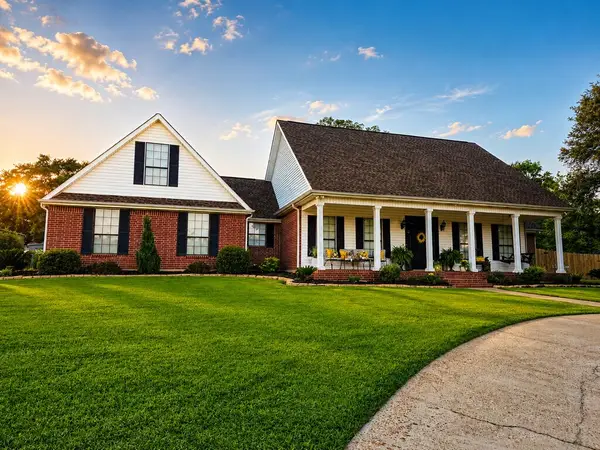 652 Lake, Jasper, TX 75951